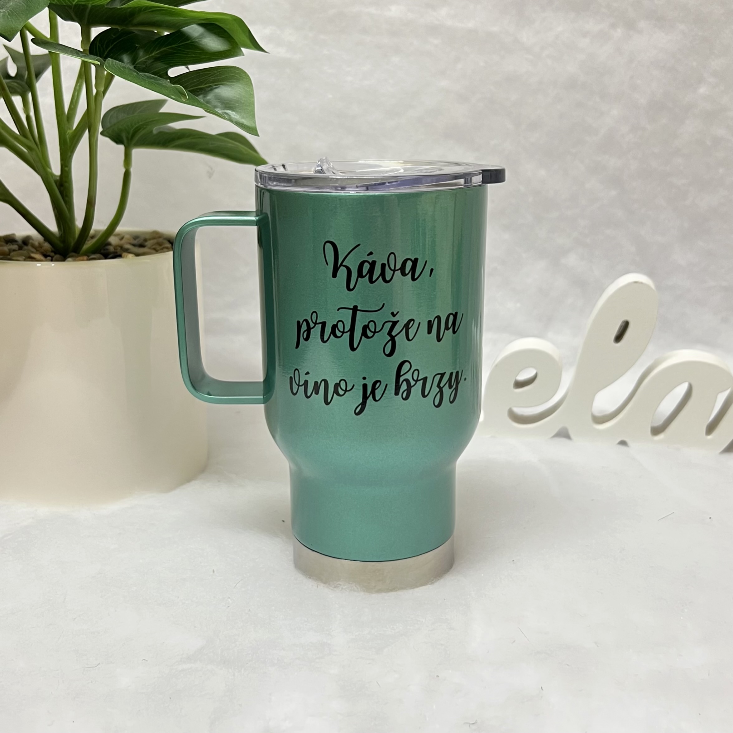 Termohrnek tyrkysový Káva, protože na víno je brzy 450ml
