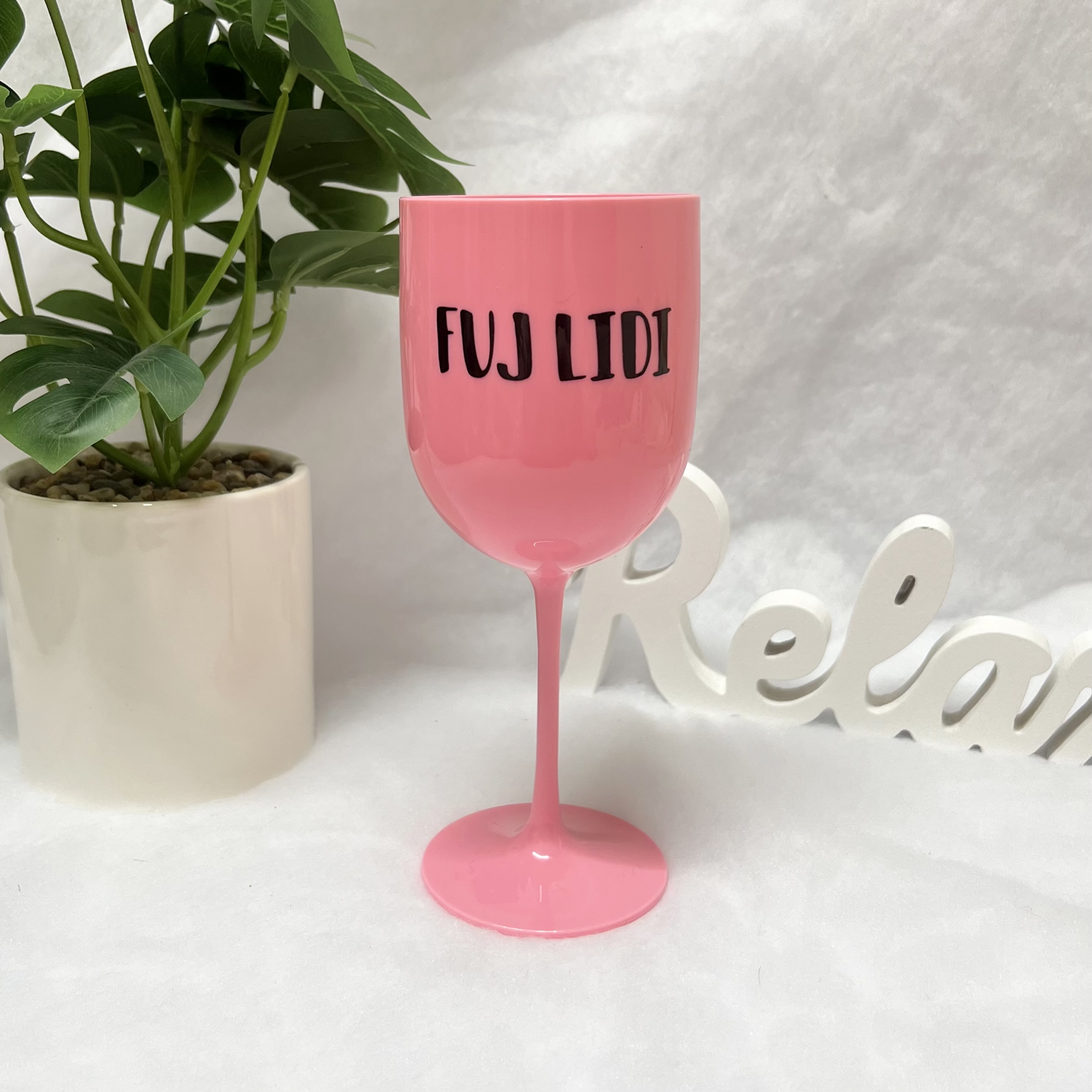 Plastová sklenička Fuj lidi sv. růžová
